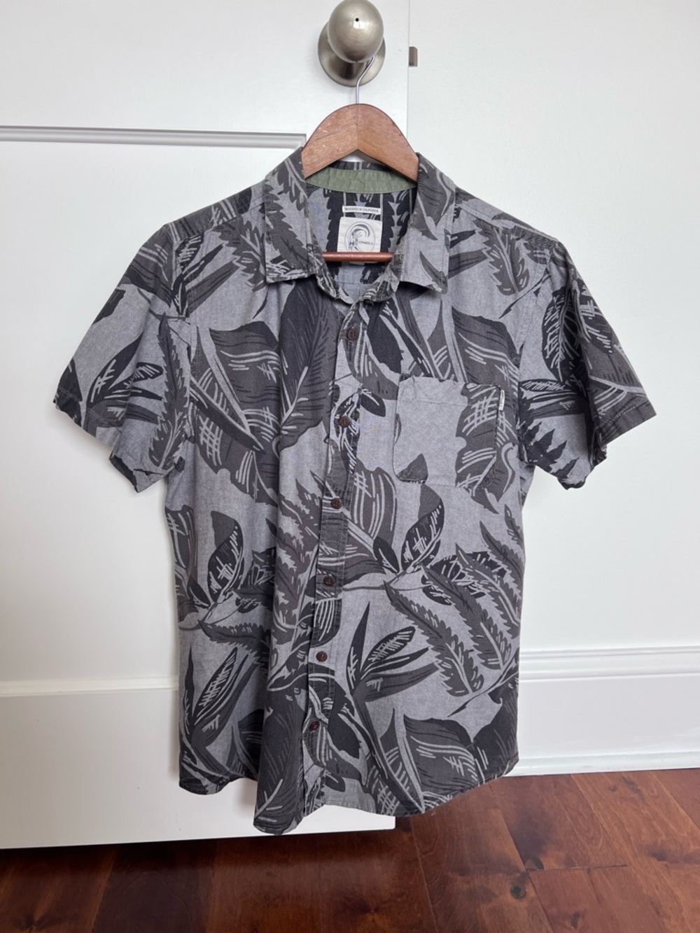 O’Neill Short-Sleeve Gray Tropical Print Shirt